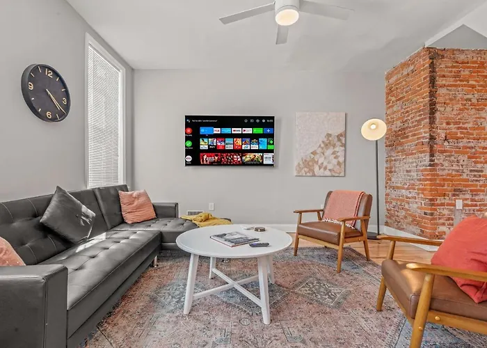Trendy Family Friendly Northern Liberties Retreat
